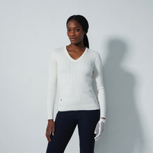  Daily Sports - Madelene V-neck Pullover